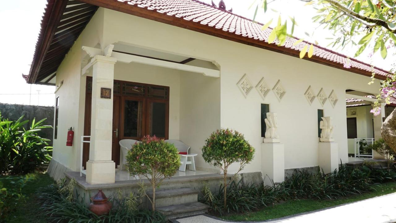 Puri Rinjani Bungalows & Hostel Kuta  Kültér fotó
