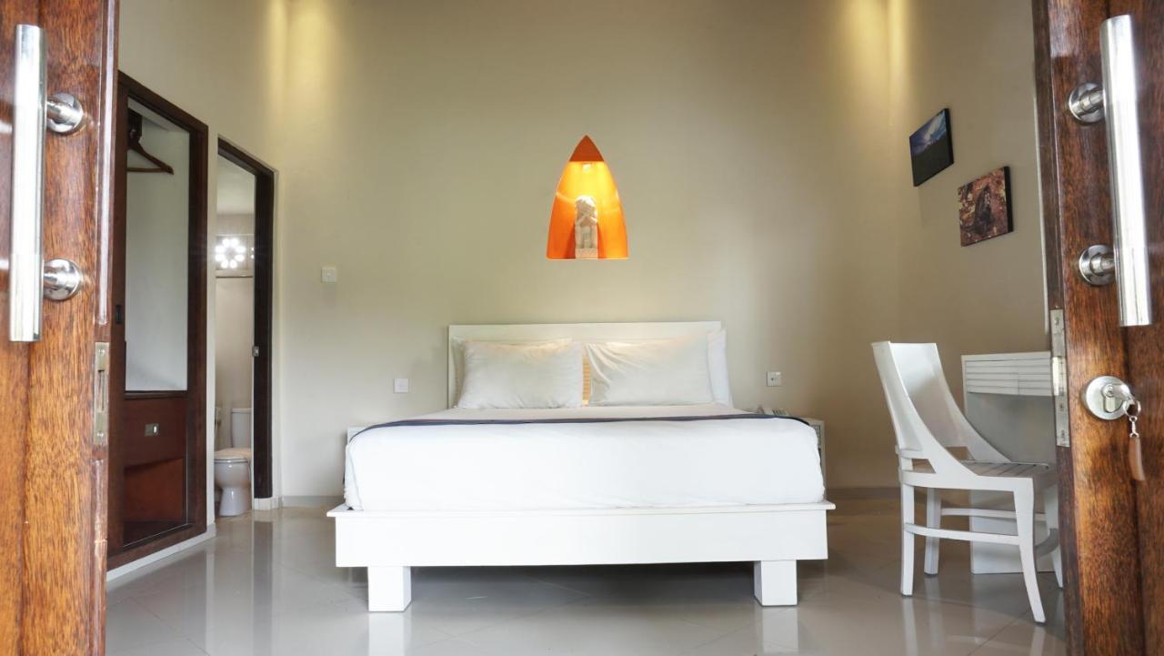 Puri Rinjani Bungalows & Hostel Kuta  Kültér fotó