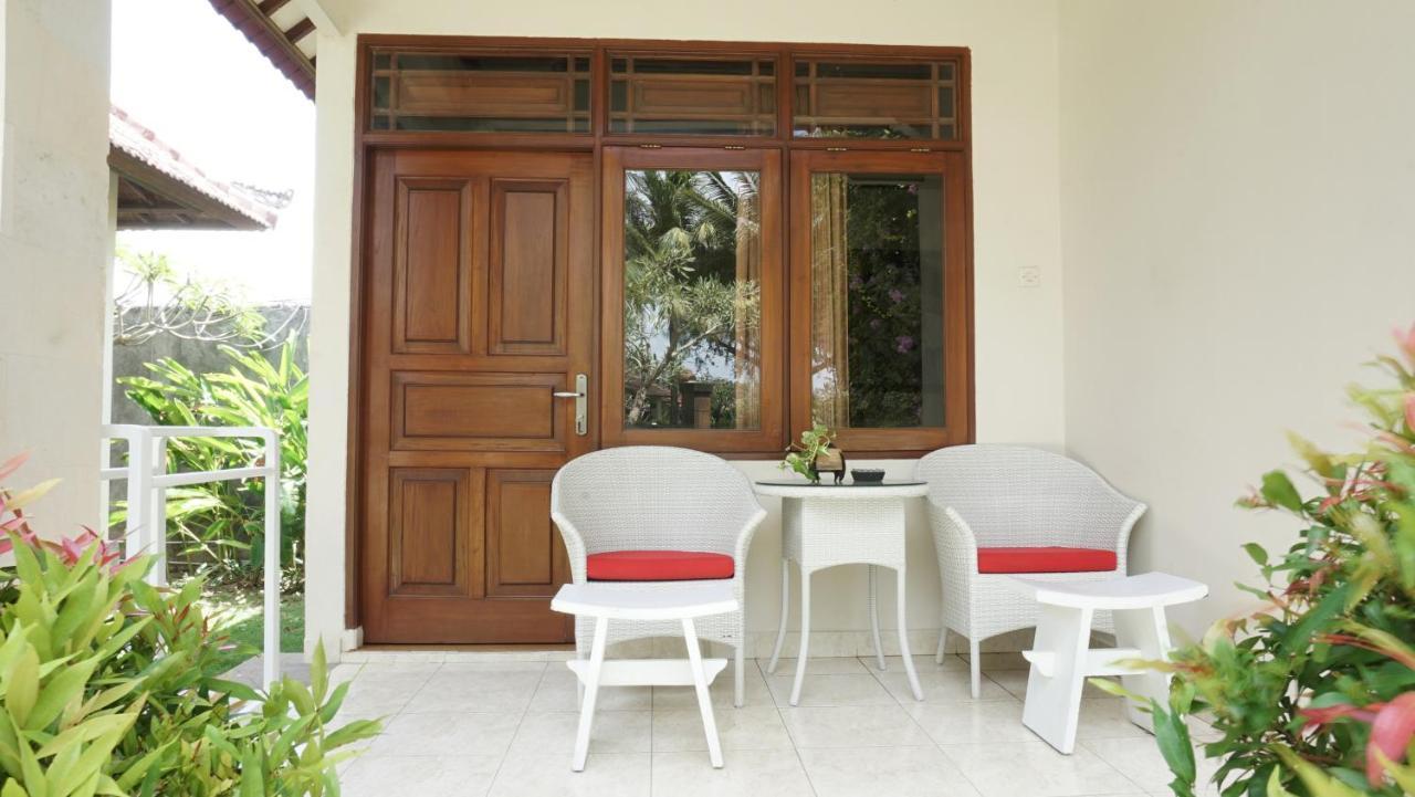 Puri Rinjani Bungalows & Hostel Kuta  Kültér fotó