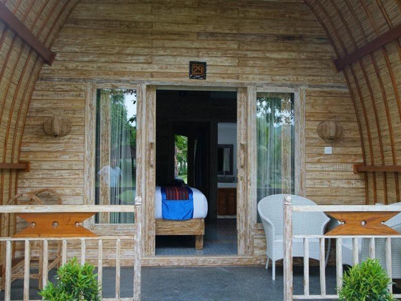 Puri Rinjani Bungalows & Hostel Kuta  Kültér fotó