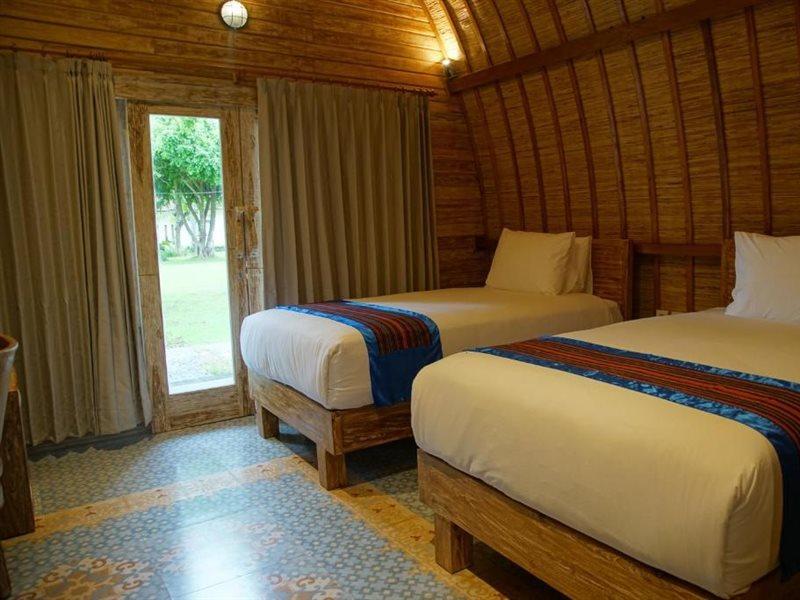 Puri Rinjani Bungalows & Hostel Kuta  Kültér fotó