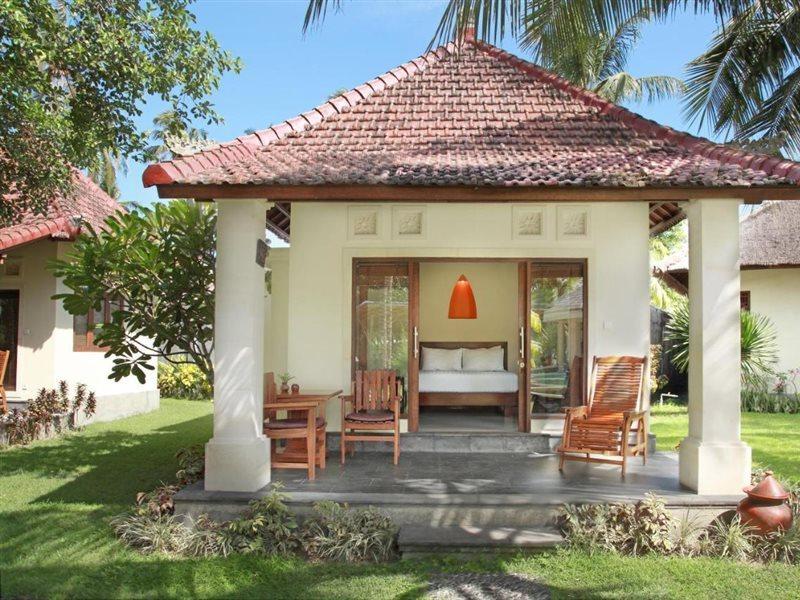 Puri Rinjani Bungalows & Hostel Kuta  Kültér fotó