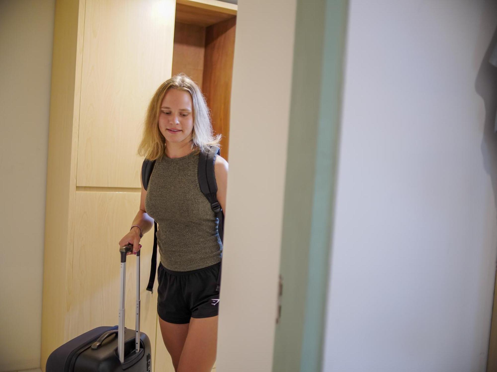 Puri Rinjani Bungalows & Hostel Kuta  Kültér fotó