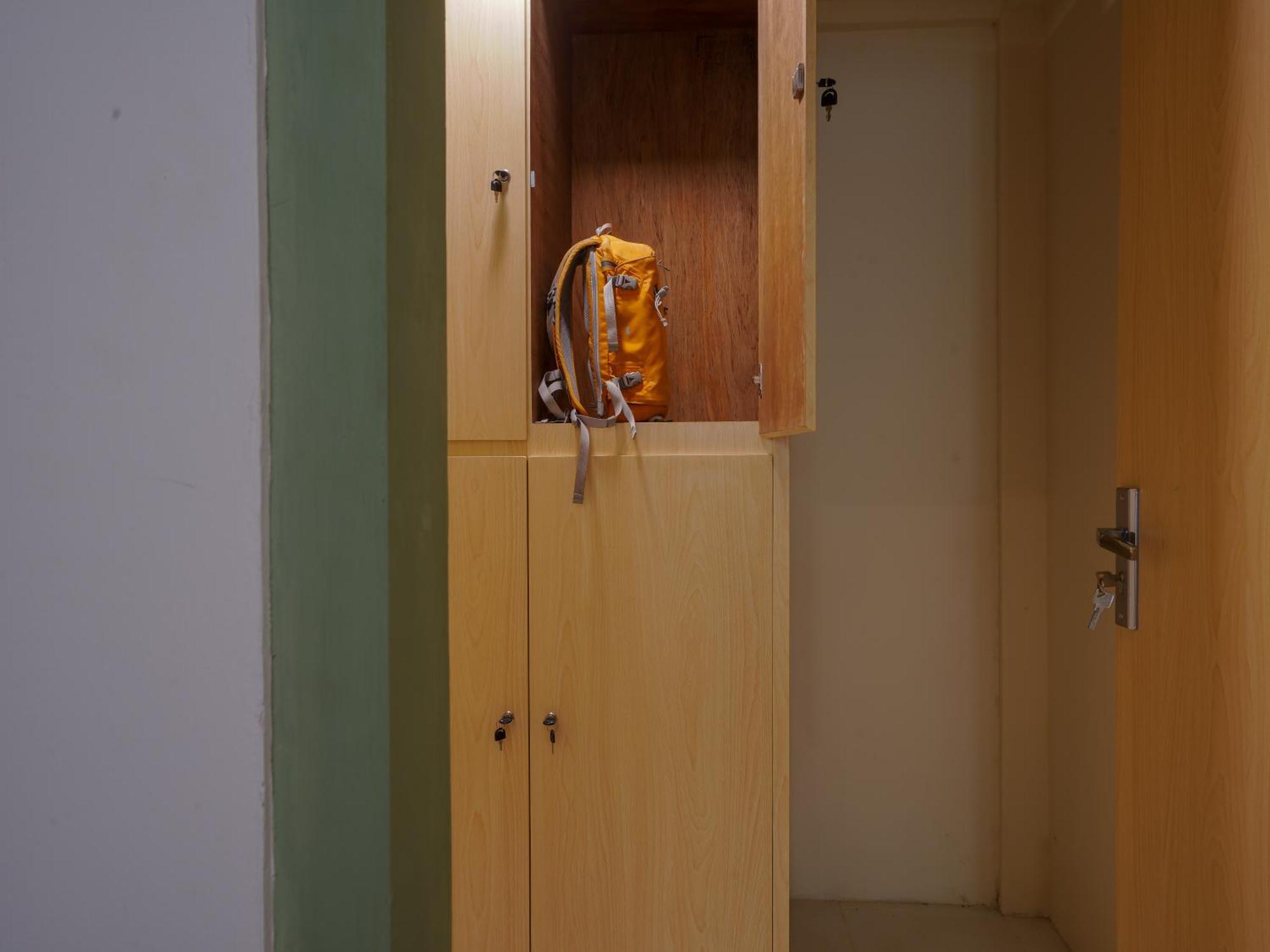Puri Rinjani Bungalows & Hostel Kuta  Kültér fotó