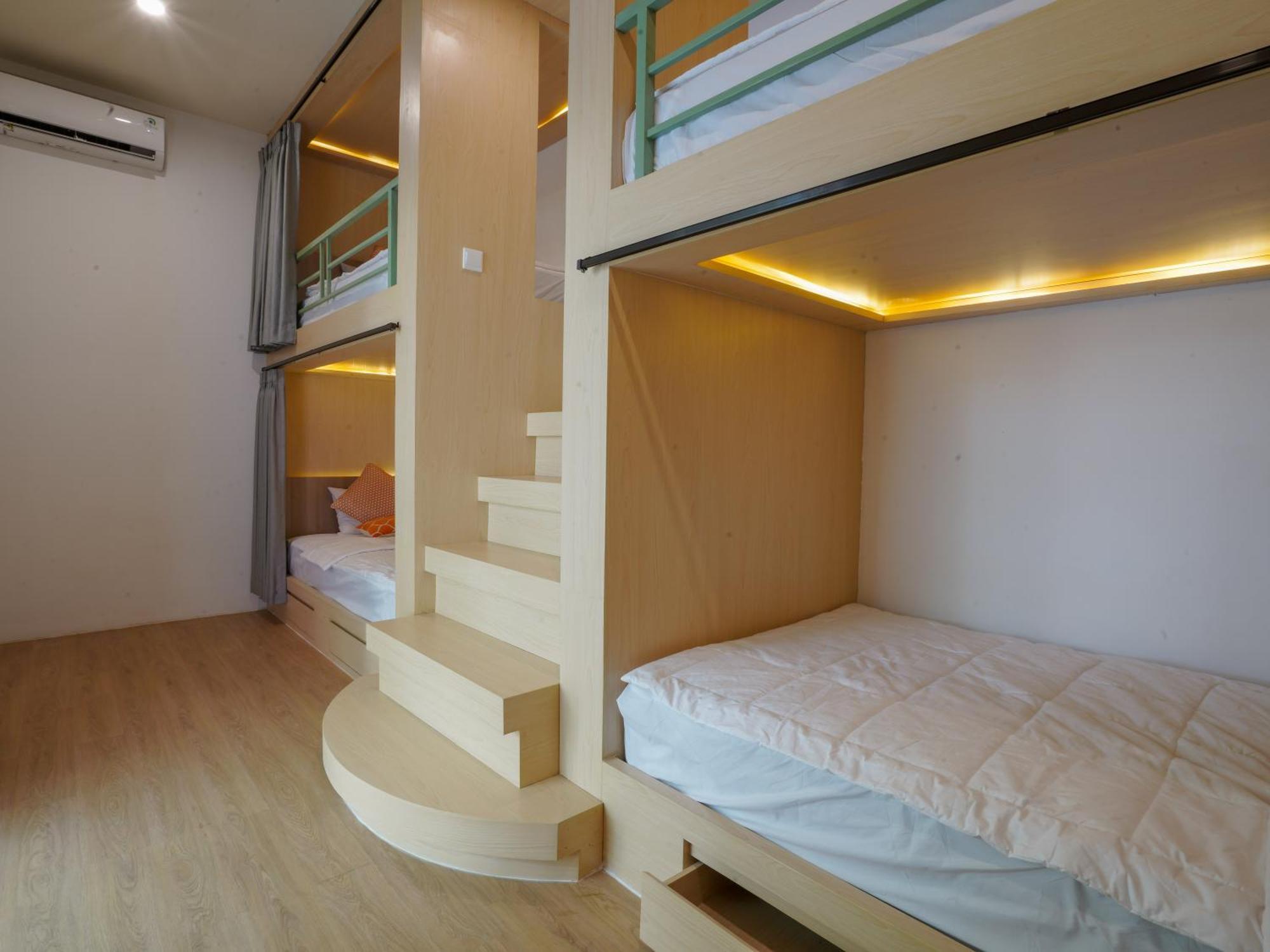 Puri Rinjani Bungalows & Hostel Kuta  Kültér fotó