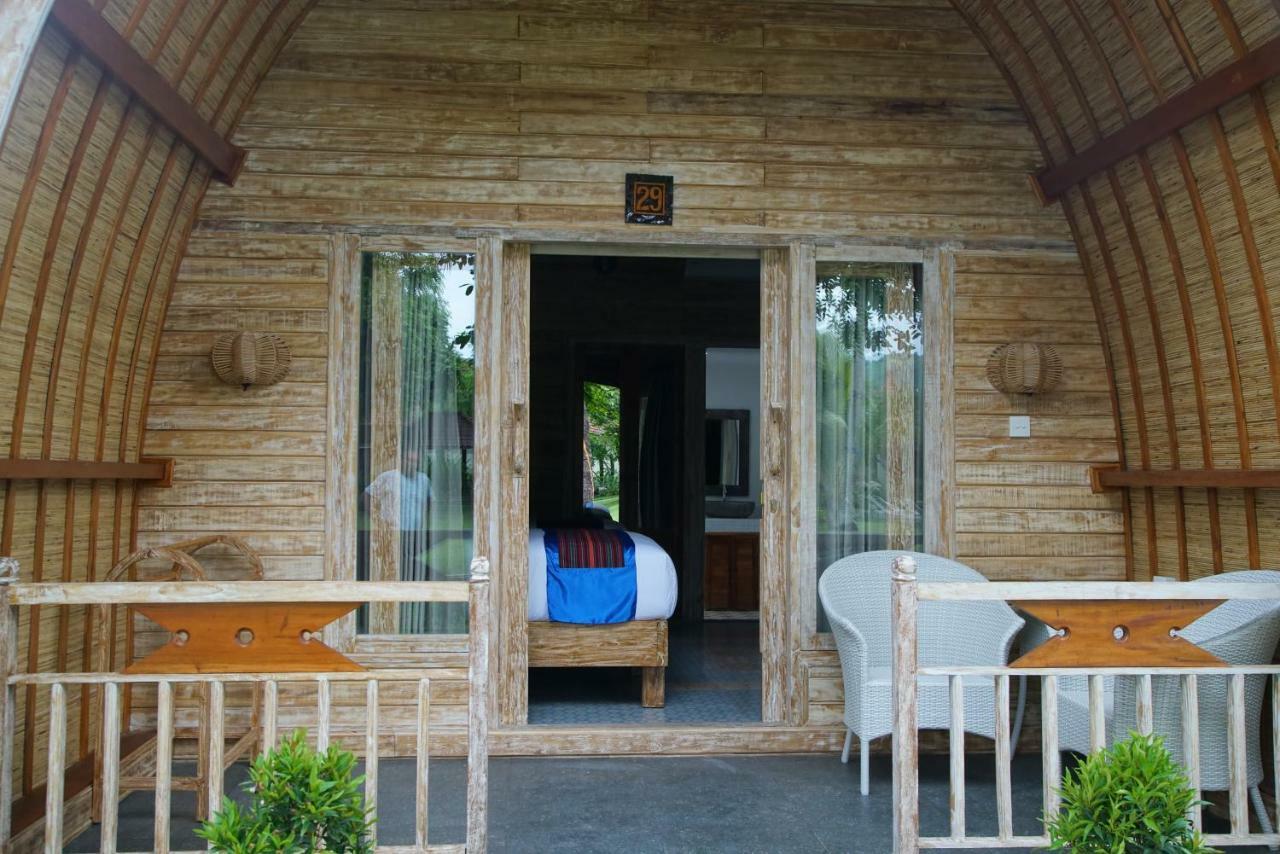 Puri Rinjani Bungalows & Hostel Kuta  Kültér fotó